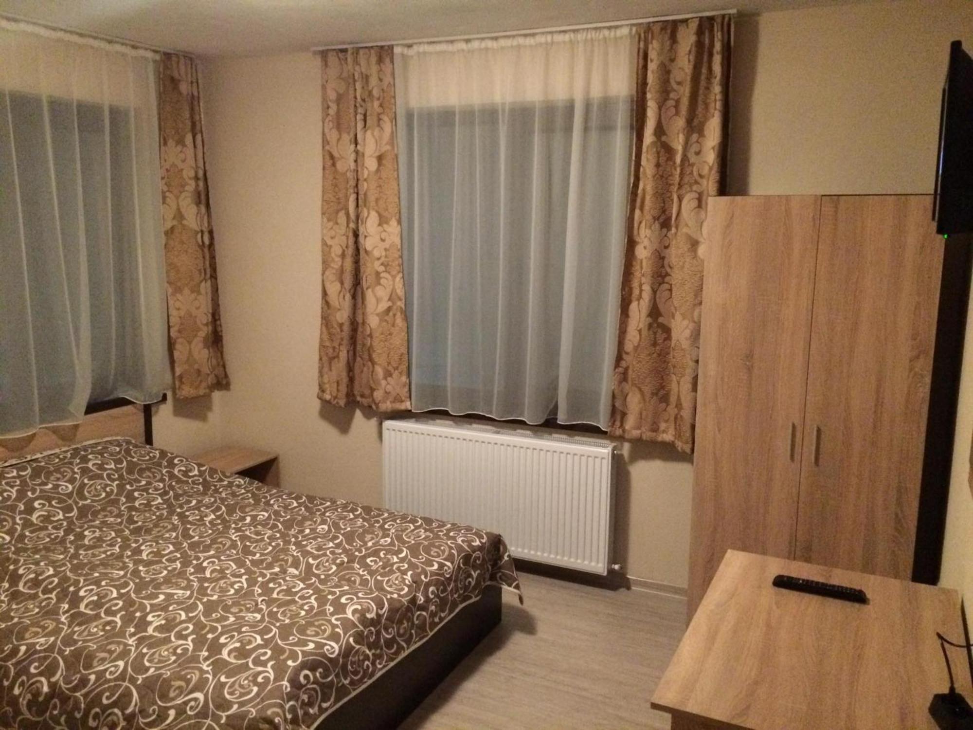 Advel Guest Hous Hotel Madzhare Eksteriør billede