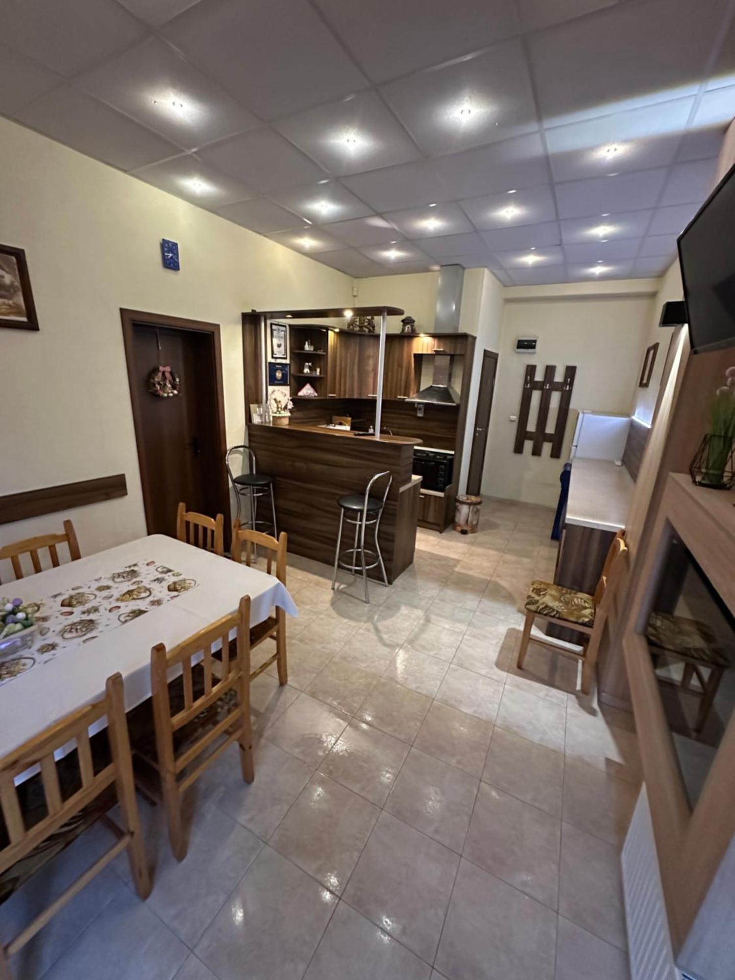 Advel Guest Hous Hotel Madzhare Eksteriør billede